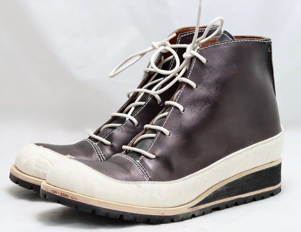 Sneaker boot  |  Black and albino horse