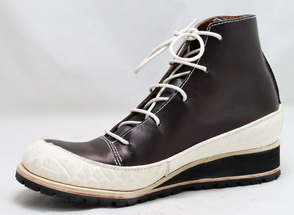 Sneaker boot  |  Black and albino horse