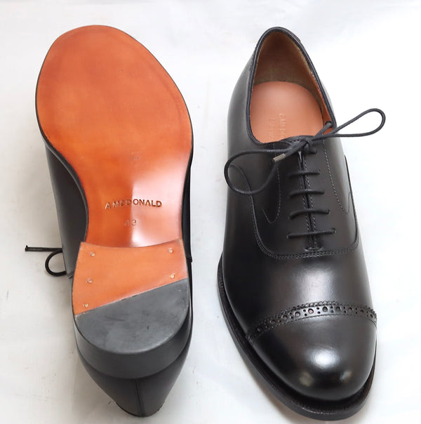 Atticus | Schwarz | Weite Passform | Mandelspitze