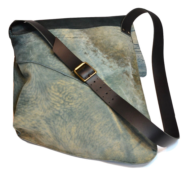 Shoulder Bag  |  reverse marine | Cordovan