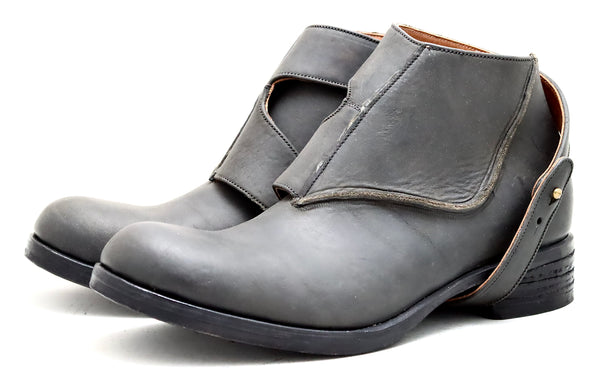 Straparound boot  |  Black | waxy calf